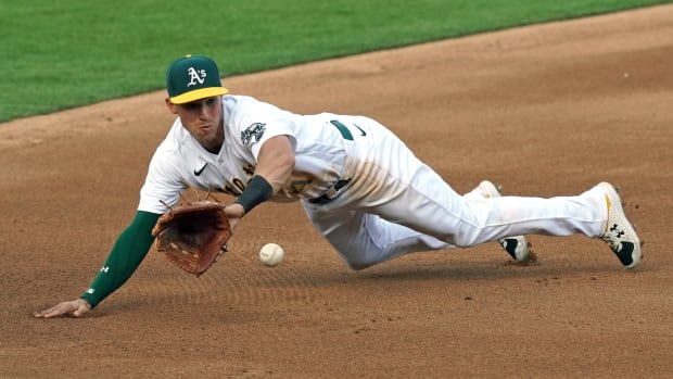 Jake Lamb, diving stop at third base